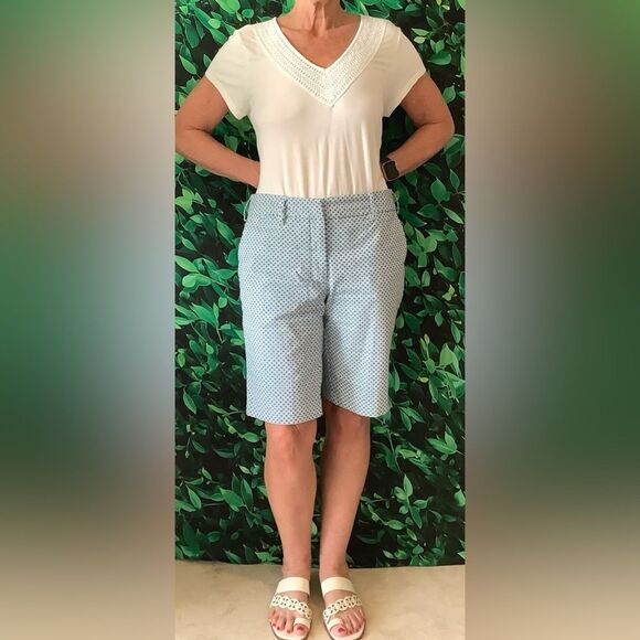 ⛳ Lizzie Driver Geometric Golf Bermuda Shorts Size 8 - Picture 1 of 8